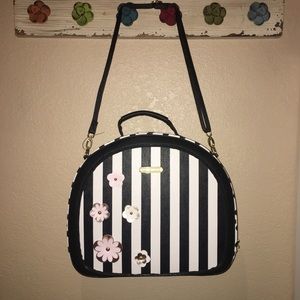 ❌sold❌Betsey Johnson carry on tote